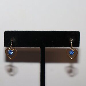 Beautiful vintage gold and blue rhinestone heart screw-on earrings .75"